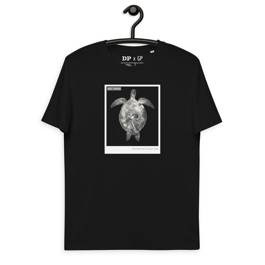 Turtles against plastic black organic cotton t-shirt